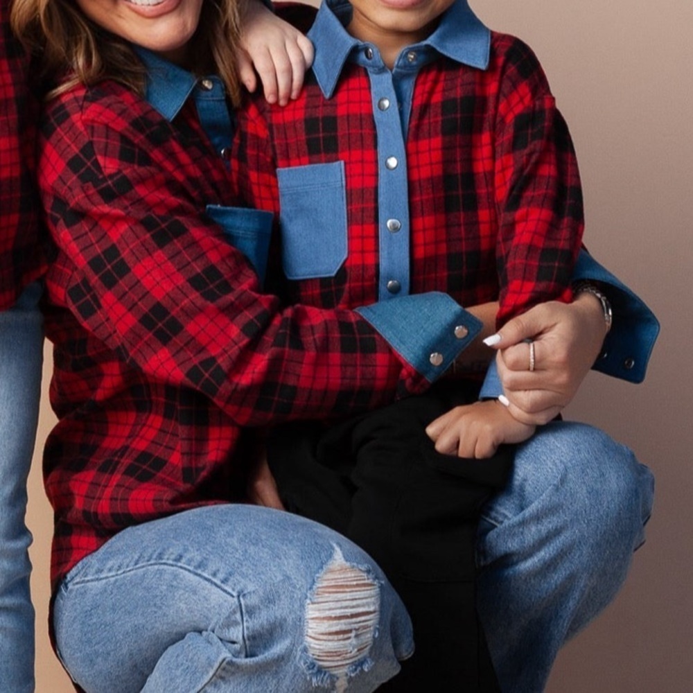 ByEgreis Mandana red plaid print top in Large.